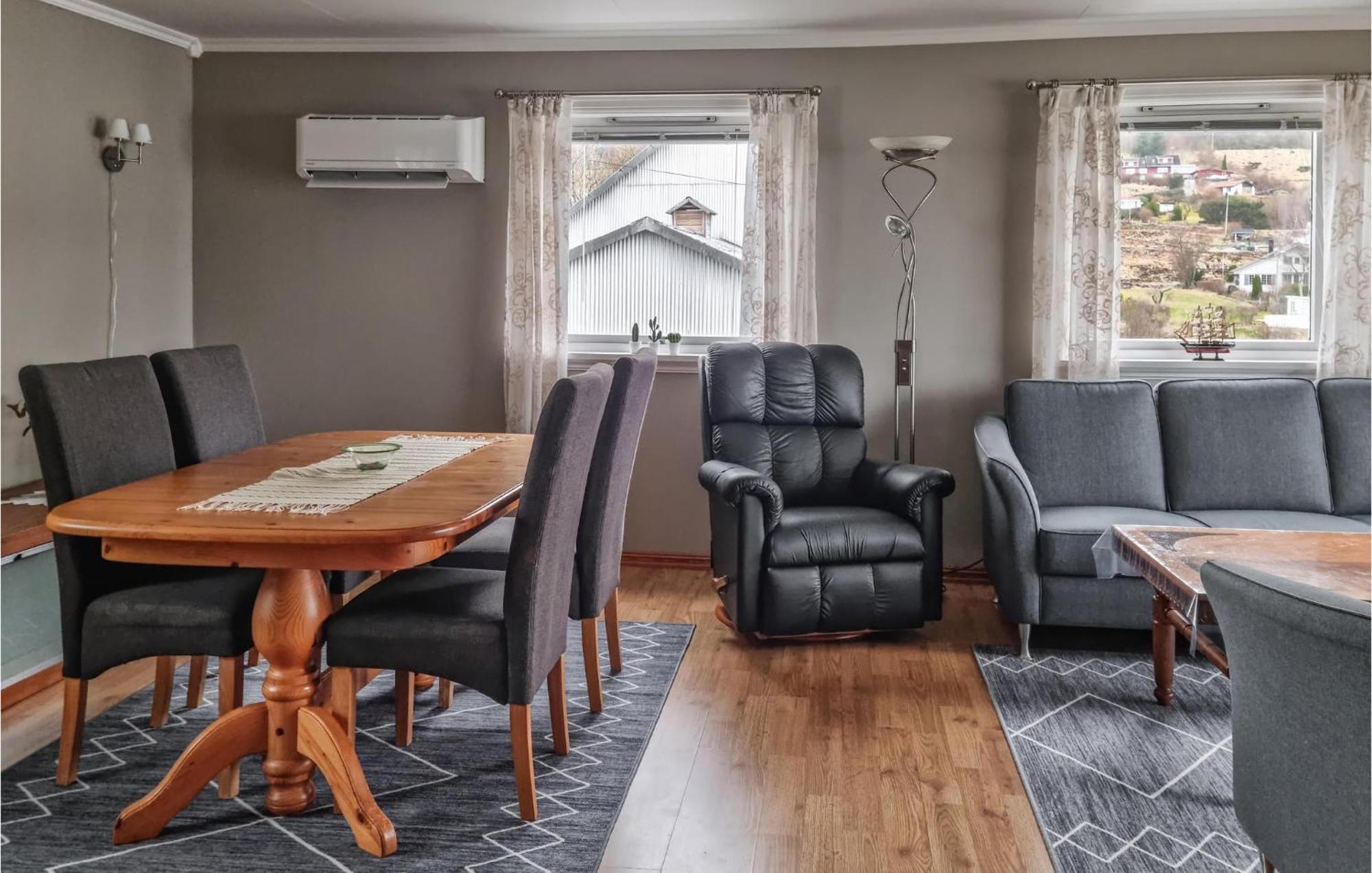 Lovely Apartment In Sandnes With House Sea View 포르산 외부 사진